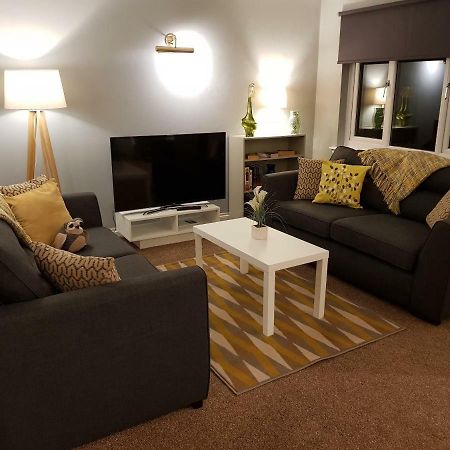 Three Bedroom House Pet Friendly Superfast Wifi 200Mbps Stirling Eksteriør bilde